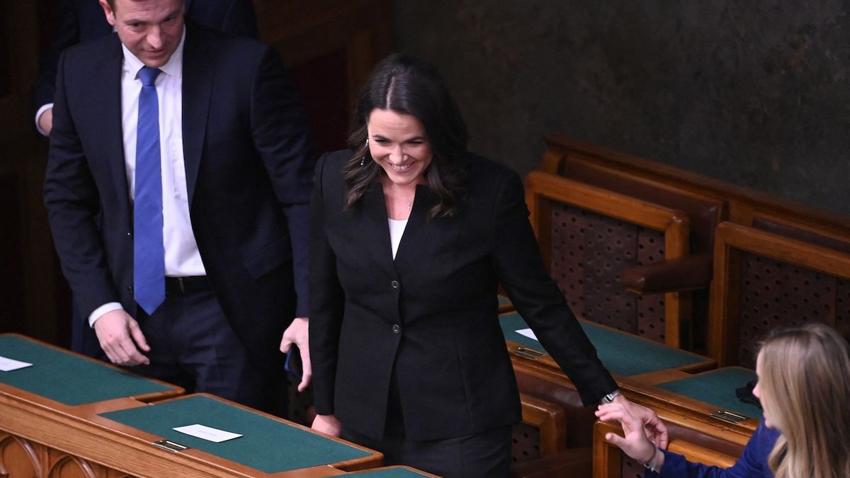 Maďarsko bude mít prezidentku. Parlament zvolil Novákovou
